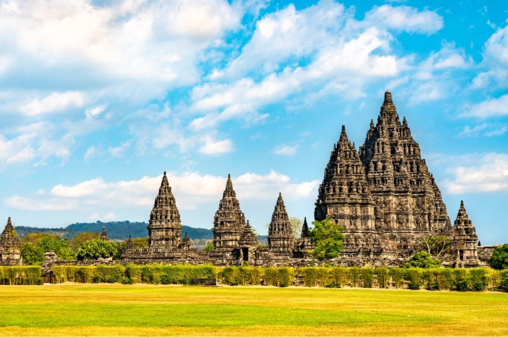 Jalan-Jalan ke Yogyakarta Jadi Lebih Mudah dengan Rental Mobil Jogja