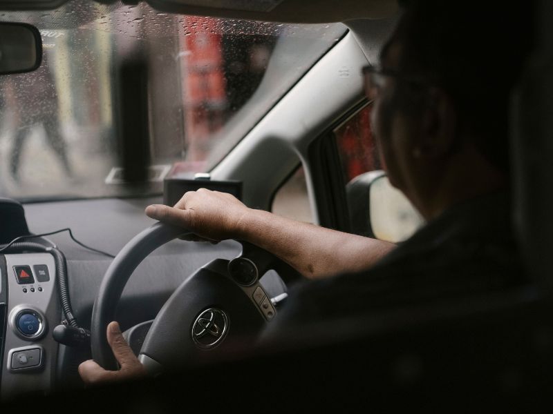 Keuntungan Menggunakan Jasa Sewa Mobil Jogja Plus Sopir Berpengalaman